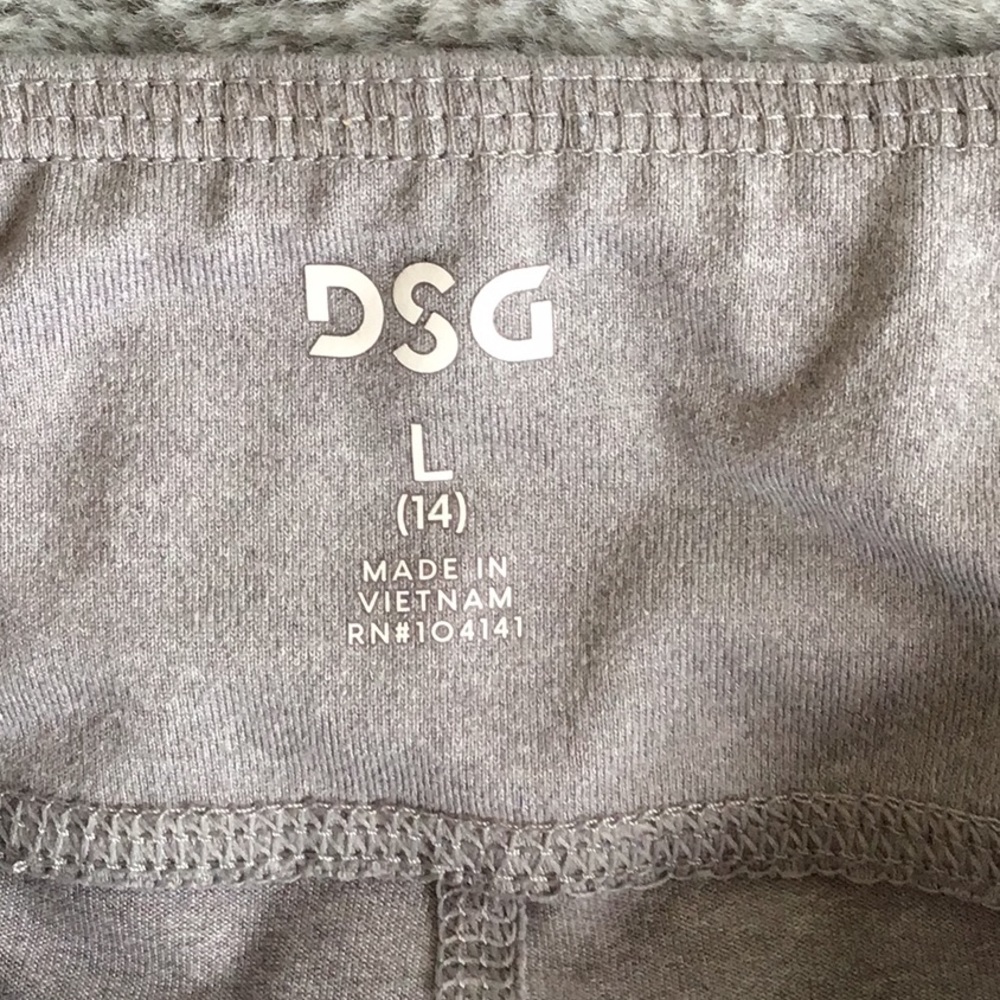 🎀 Shorts - Picture 3 of 5
